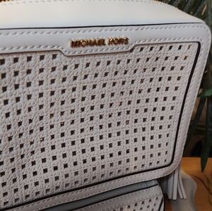 Michael kors crossbody